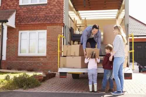 Efficient unpacking process by Storage Holland Park professionals