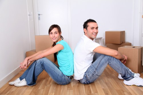 Local moving expert assisting customers