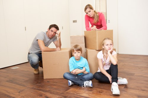 Variety of moving truck sizes available in Holland Park